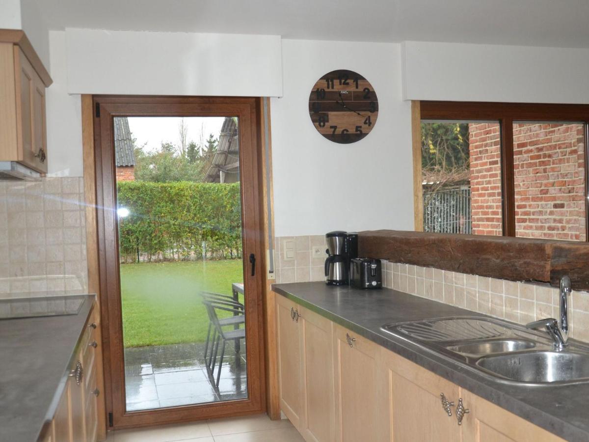 Welcoming Villa In Puivelde With Terrace Garden Barbeque Luaran gambar